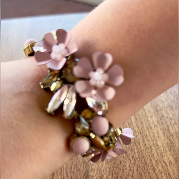 Simply Vera Wang Cherry Blossom Pink Floral Stretch Bracelet Boho Gold NWOT - Picture 4 of 5